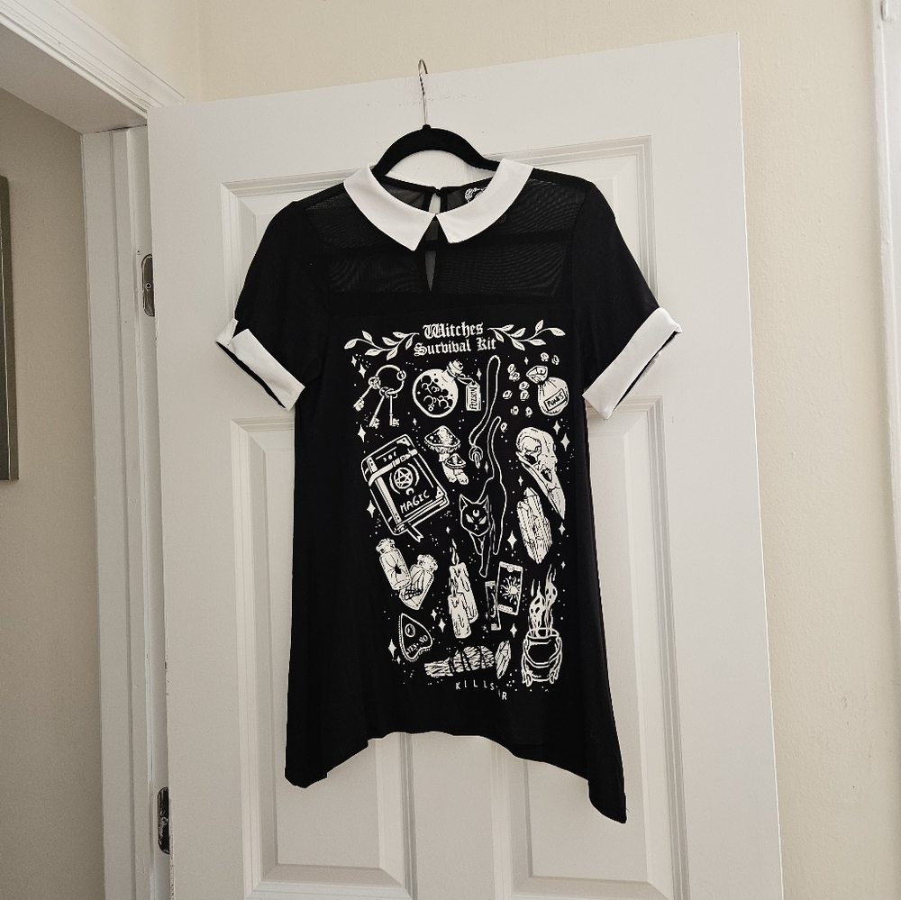 Black and White Graphic Women's Top